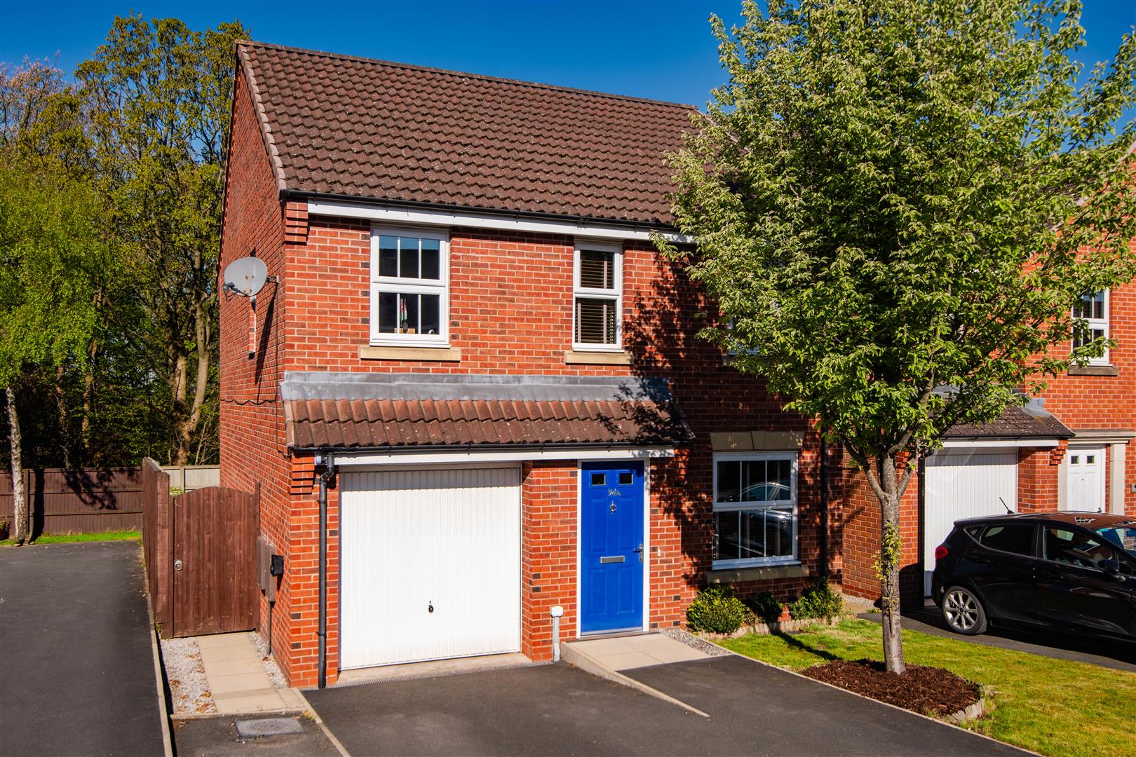 3 bed property in Parish Gardens, Leyland